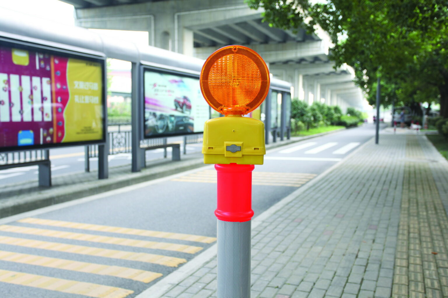Ref 7336 Barricade Flasher Light rightsafetycn