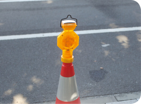 Ref 7391 Barricade Flasher Light - Image 2
