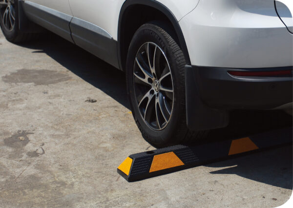Ref 9046 Plastic Parking Block - Image 2